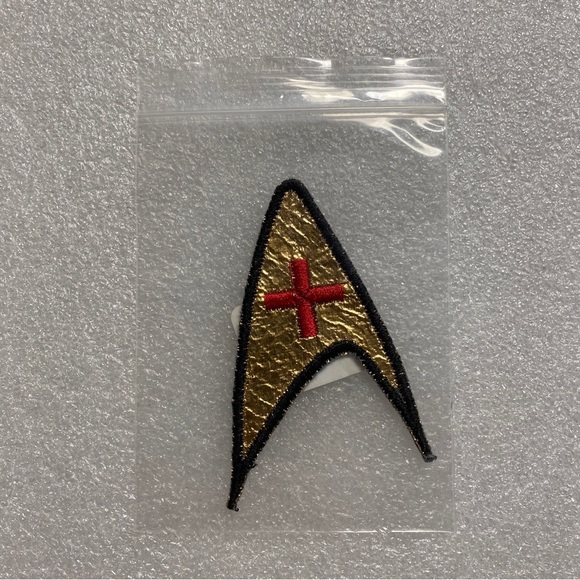 Lot of 8 Star Trek Sew On Patches. Brand New!! - Picture 2 of 9